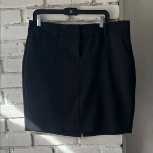 Old Navy Black Women's Pencil Skirt - Classic Office Style